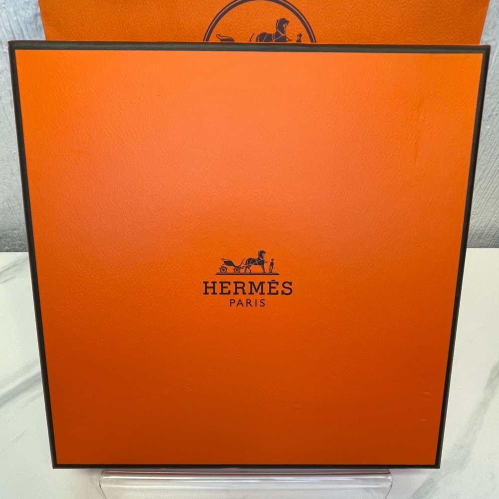 Hermes Lipstick Set Bundle! NEW IN BOX! GIFTABLE! Retail $450! - Picture 3 of 7